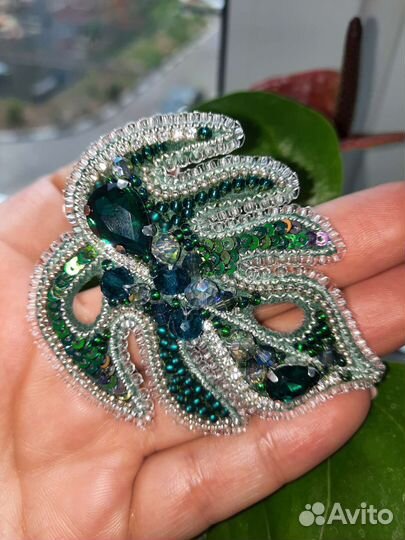 Брошь 