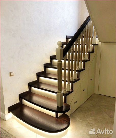 Лестница деревянная