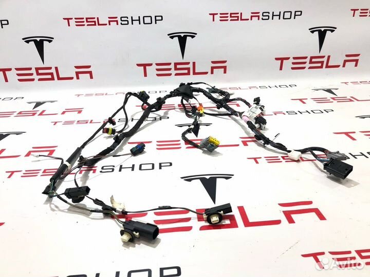 Электропроводка двери Tesla Model X 2018