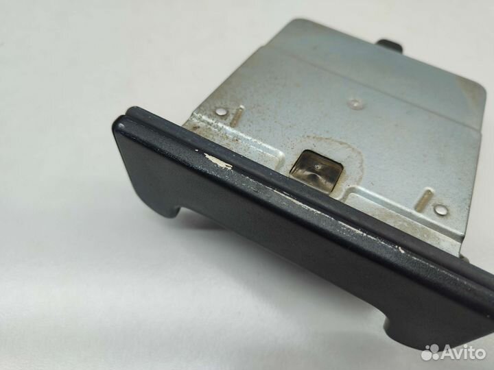 Пепельница водительская Suzuki Swift MA 1997 г.в