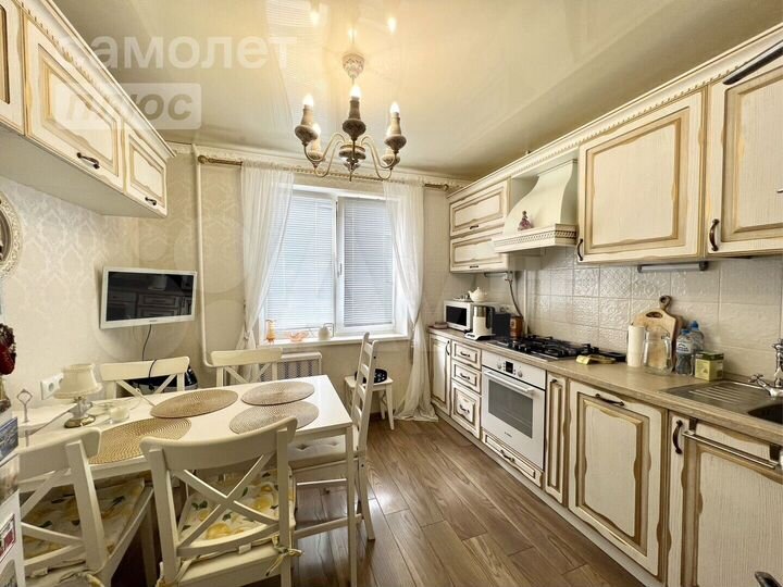 2-к. квартира, 58 м², 8/9 эт.