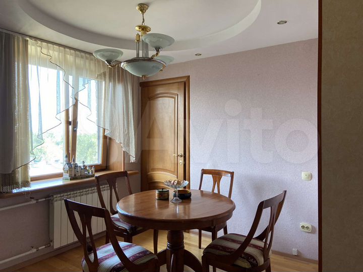 3-к. квартира, 105 м², 8/9 эт.