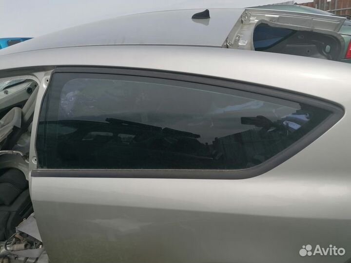 Стекло собачника заднее левое Citroen C4