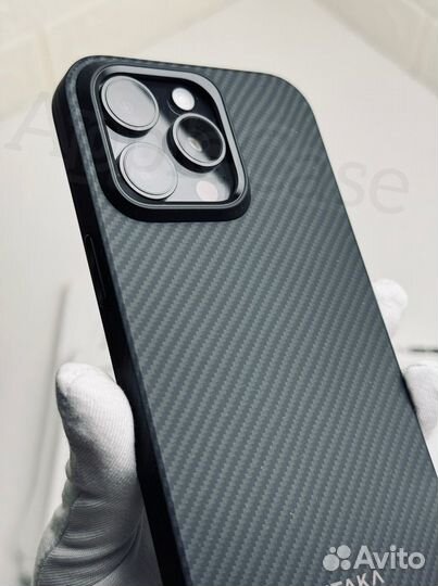 Защитный чехол Pitaka 600D на iPhone 15 Pro Max