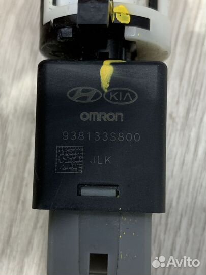 Датчик включения стоп сигнала Лягушка Hyundai sola