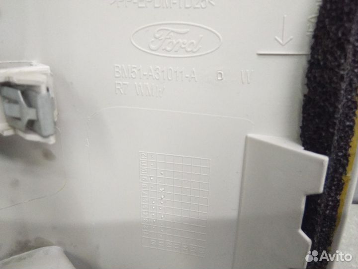 Обшивка задней стойки левая Ford Focus III 2011