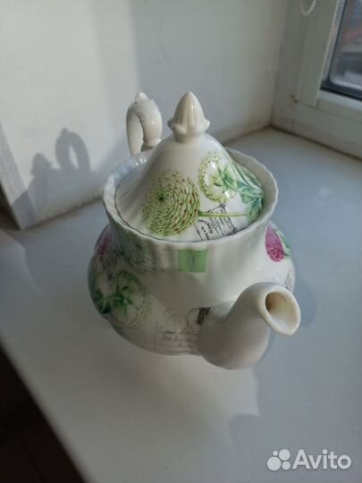 Чайник заварочный фарфоровый и молочник