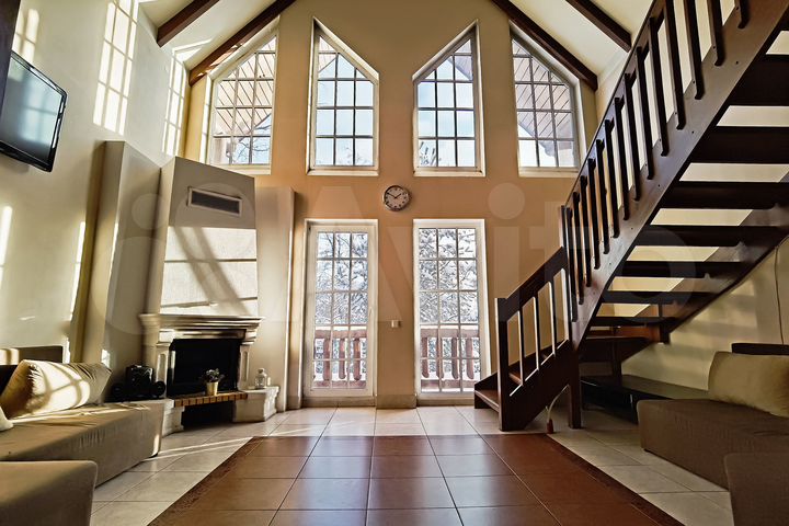 Коттедж 265 м² на участке 15 сот.