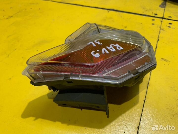 Фонарь задний в бампер левый Toyota RAV 4 40 (2015