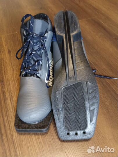 Лыжные ботинки nordik. Длина по стельке 26,5 см