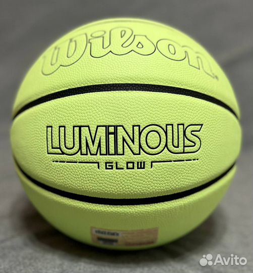 Размер 7. Баскетбольный мяч Wilson luminous Green