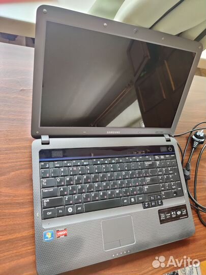 Ноутбук Samsung R525