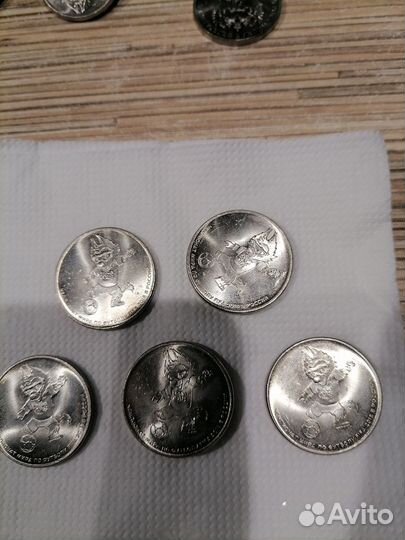 Монета значок