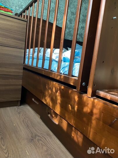 Детская кроватка трансформер с маятником