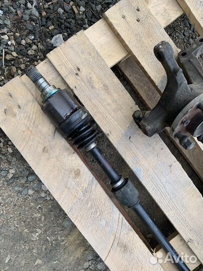 Полуось, ступица