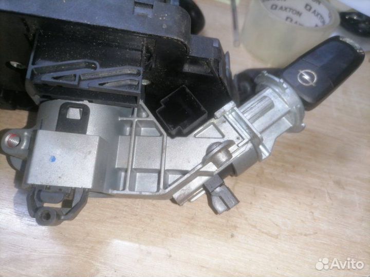 Замок зажигания Opel Corsa D