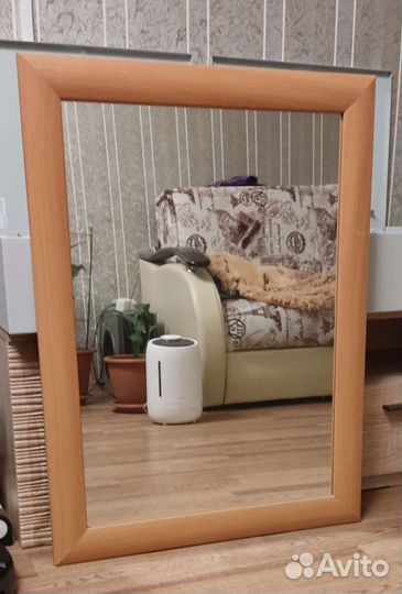 Зеркало настенное в раме