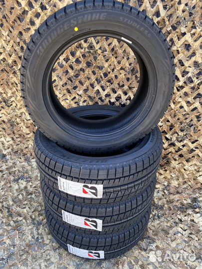 Bridgestone Blizzak Revo GZ 215/55 R17 94S