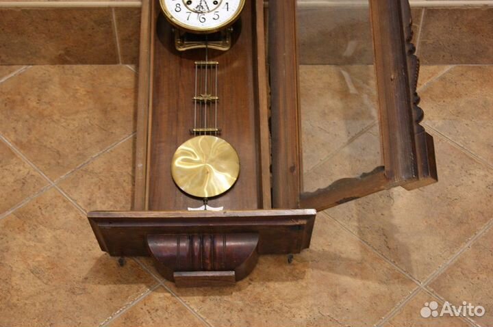 Старинные настенные часы