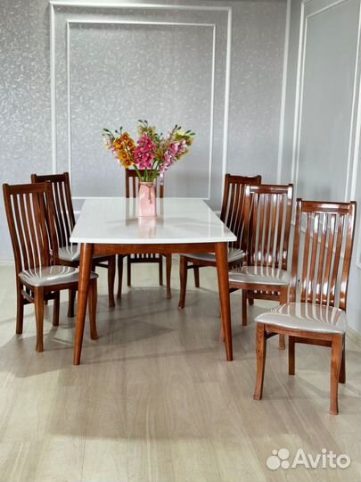 Кухонный стол и стулья комплект