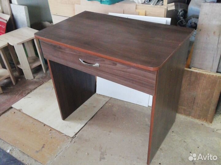 Письменный стол
