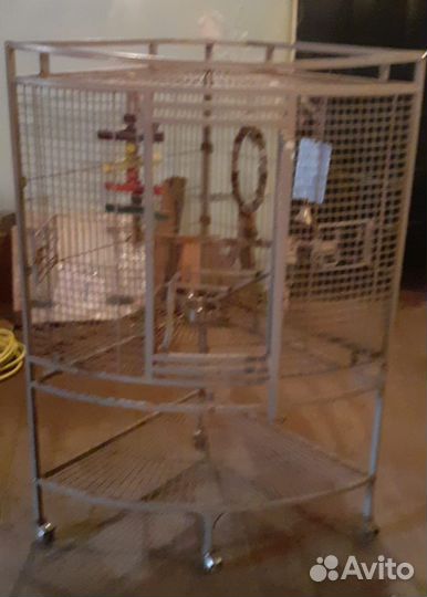 Большая клетка для птиц