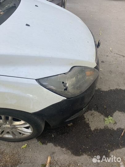 Ford Focus 1.6 МТ, 2011, битый, 212 398 км