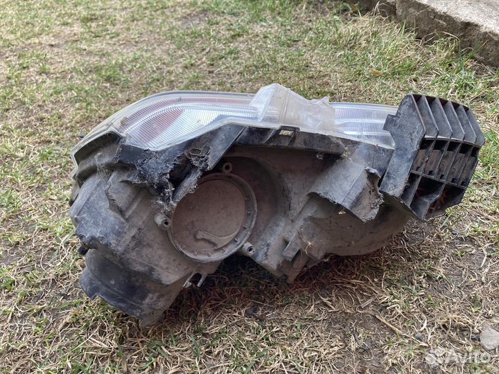 Фара правая x-trail t31