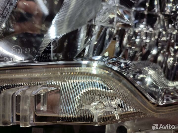 Левая фара Toyota Land Cruiser Prado