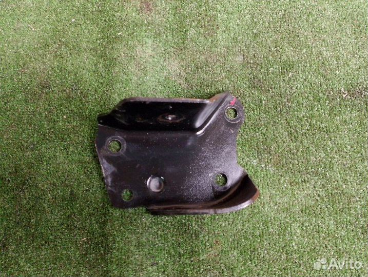 Кронштейн балки задний левый Renault Logan 1.6