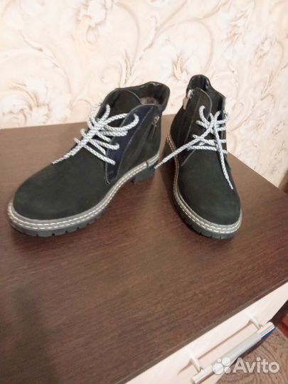 Ботинки женские зимние 39 размера натур.замша