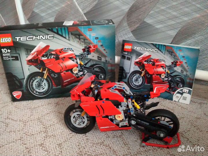 Lego Technic 42107 Ducati Panigale v4 R