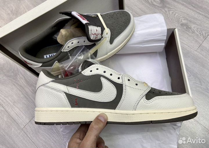 Nike Air Jordan 1 Travis Scott