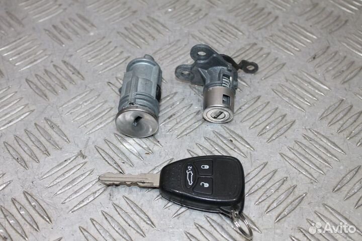 Личинка замка зажигания Grand Cherokee 3 WH WK