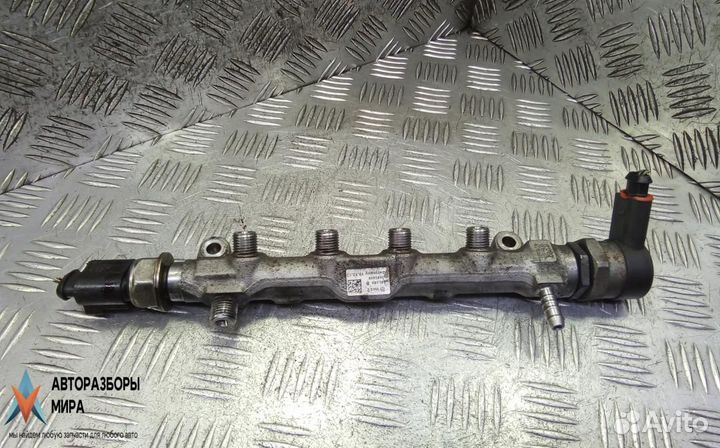 Топливная рампа Skoda Octavia 3 (A7) 2014