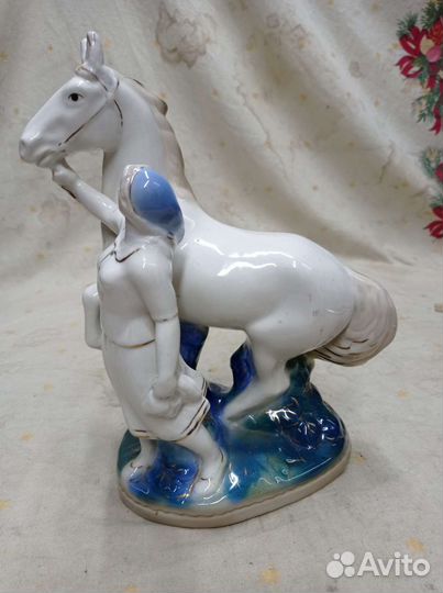 Статуэтка фарфоровая старая Гжель СССР