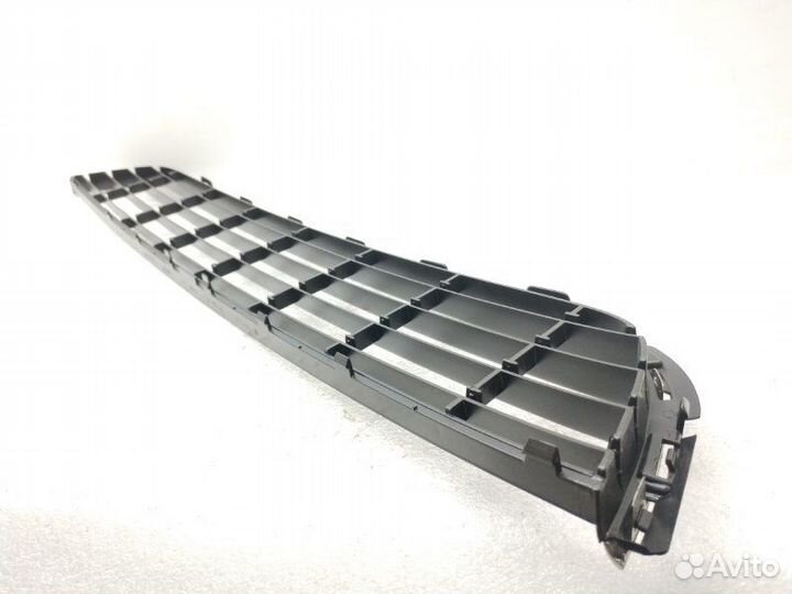 Решетка в бампер передняя Volkswagen Golf 6 1.4