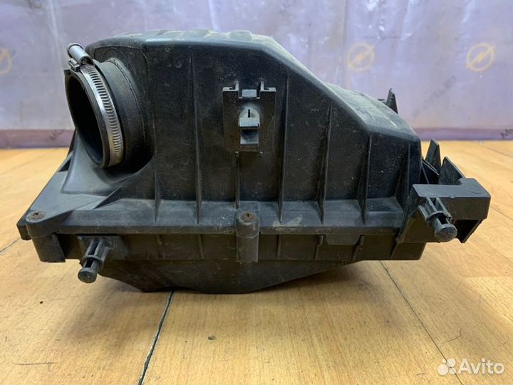 Корпус воздушного фильтра Opel Meriva A минивэн