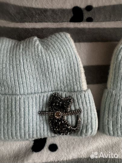 Шапки для девочек двойняшек