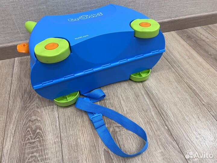 Детский чемодан каталка Trunki