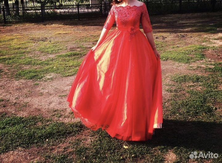 Вечернее платье
