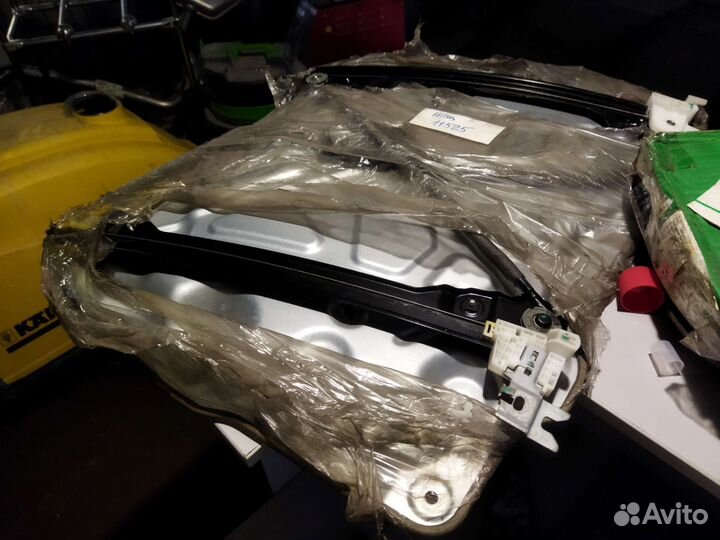 Стеклоподъемник передний правый Nissan Teana J32