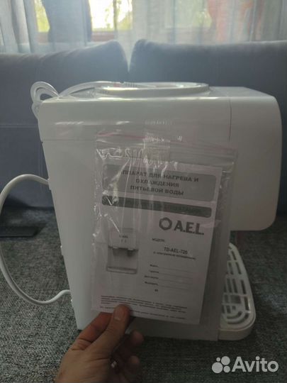 Кулер настольный (горячая и холодная)