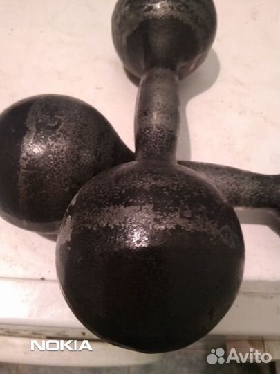 Гантели, две пары по 4 и 5 кг