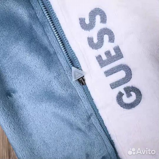 Комбинезон Guess 0-3 и 6-9 мес утепленный