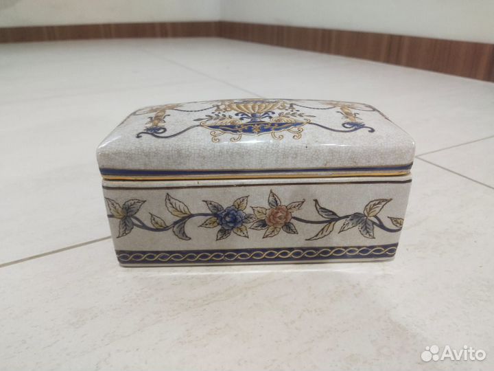 Винтажная керамическая шкатулка. Иран