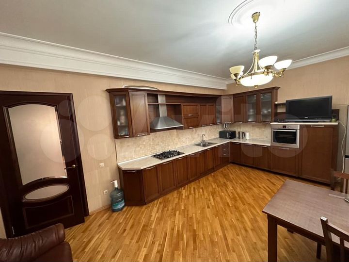 4-к. квартира, 132,3 м², 7/9 эт.