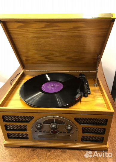 Проигрыватель виниловых пластинок, радиоприемник
