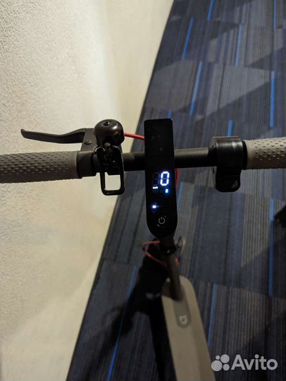 Электросамокат Xiaomi Mi Electric Scooter 1S