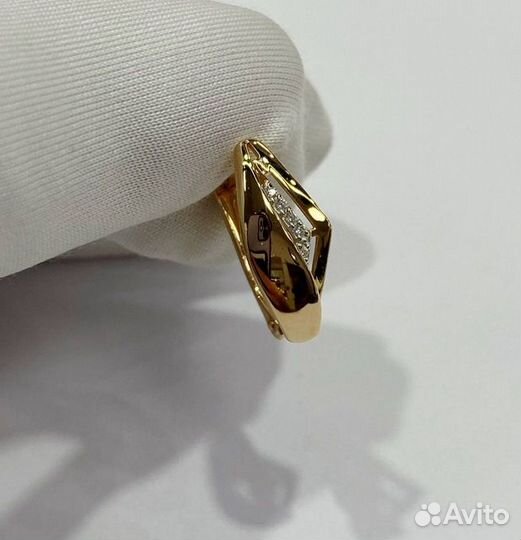 Серьги с синтетическим камнем Золото